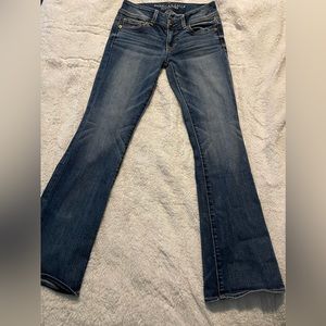 size 0 low rise flared American eagle jeans